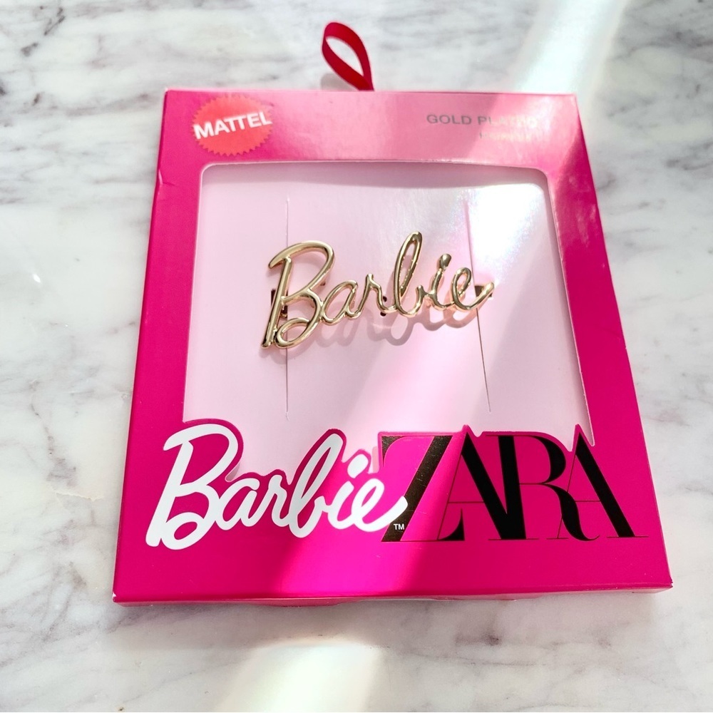[🌟 PRICE FIRM] 🎀 ZARA x Barbie Gold Brass Script Font Logo Hair Pin Hair Clip